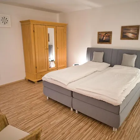 Zum Goldenen Anker Apart Otel Stralsund